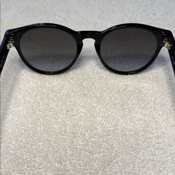 Salvatore Ferragamo SF1068S Black Round Sunglasses 52-20-140 main image 8